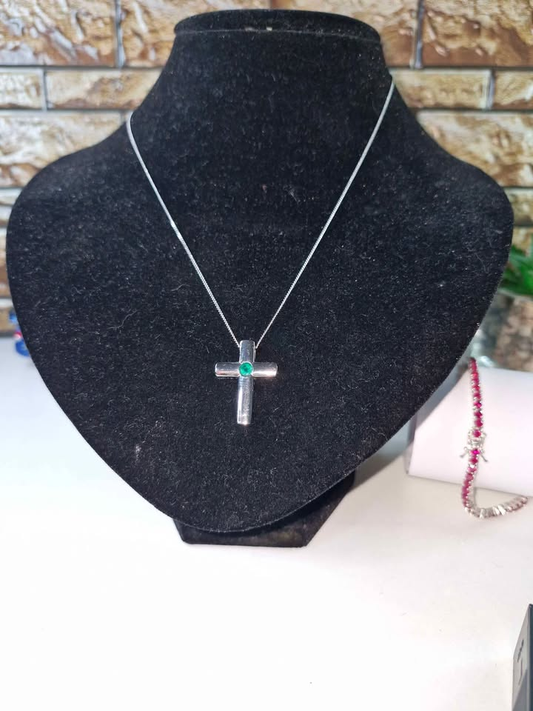 Cruz de esmeralda